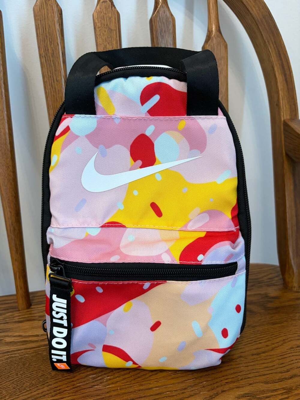 Nike Insulated Lunch Box Bag Multicolor Abstract Print with Front Pocket